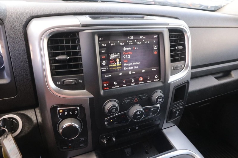 Ram 1500 Classic Vehicle Full-screen Gallery Image 15