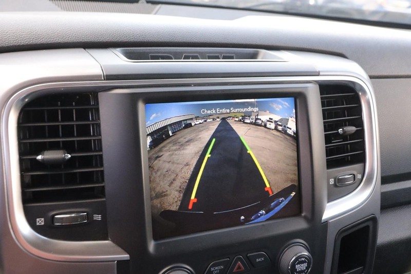 Ram 1500 Classic Vehicle Full-screen Gallery Image 16