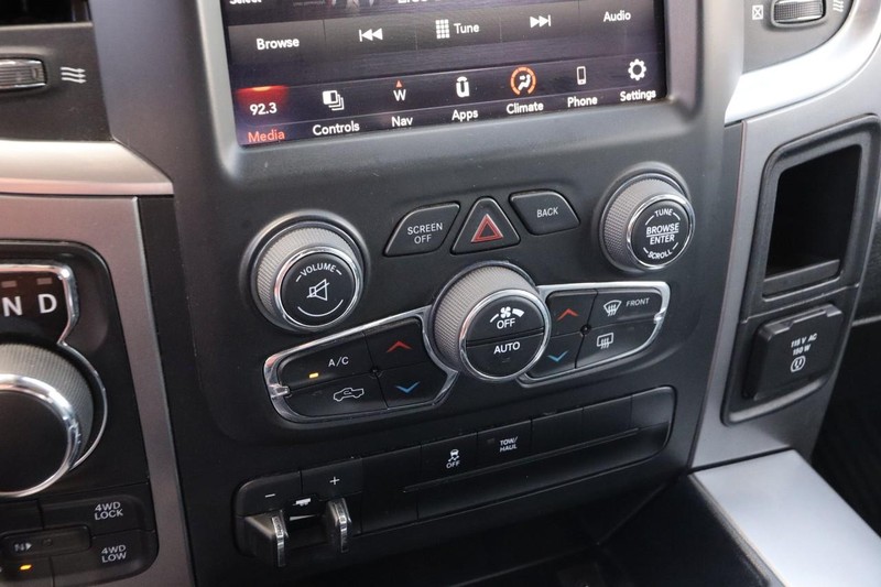 Ram 1500 Classic Vehicle Full-screen Gallery Image 17