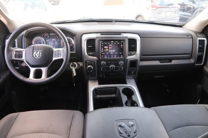 Ram 1500 Classic Vehicle Full-screen Gallery Image 18