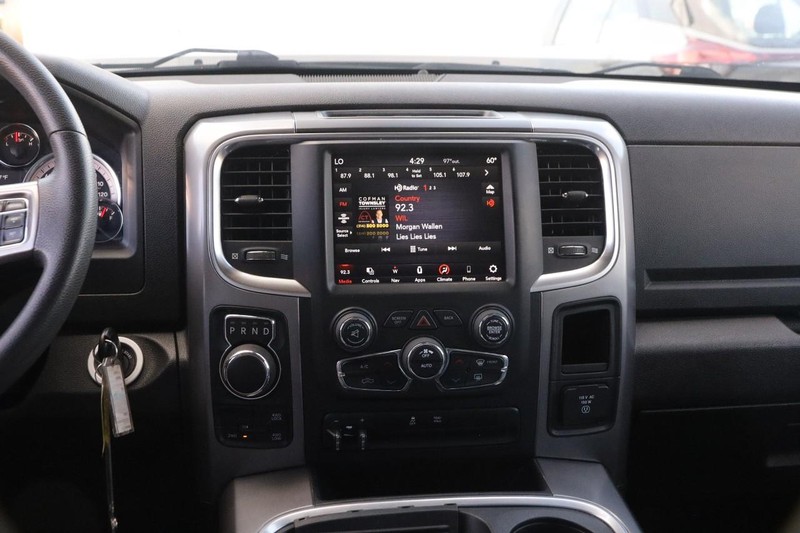 Ram 1500 Classic Vehicle Full-screen Gallery Image 21