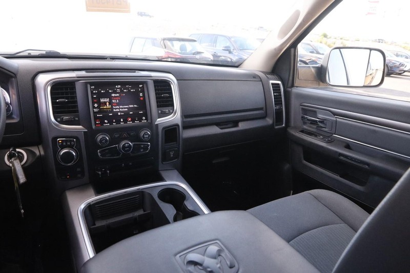 Ram 1500 Classic Vehicle Full-screen Gallery Image 22