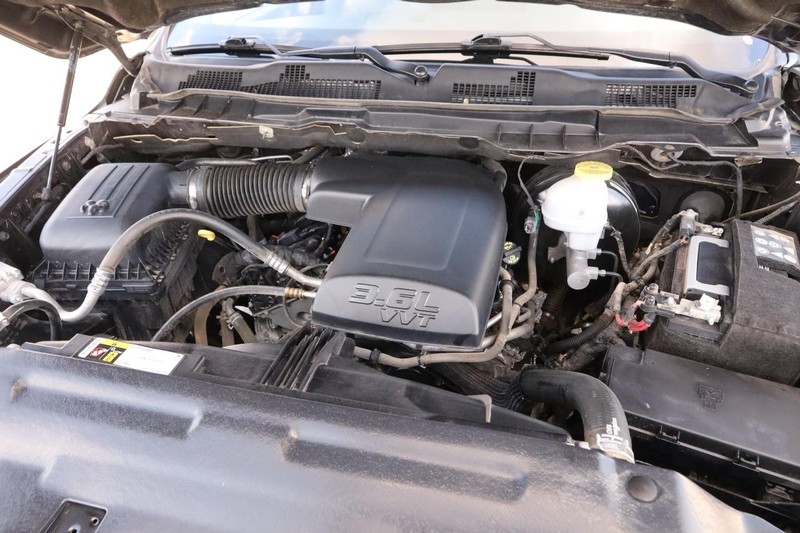 Ram 1500 Classic Vehicle Full-screen Gallery Image 24