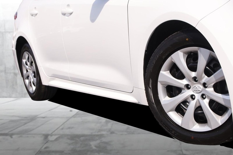 Toyota Corolla Vehicle Full-screen Gallery Image 3