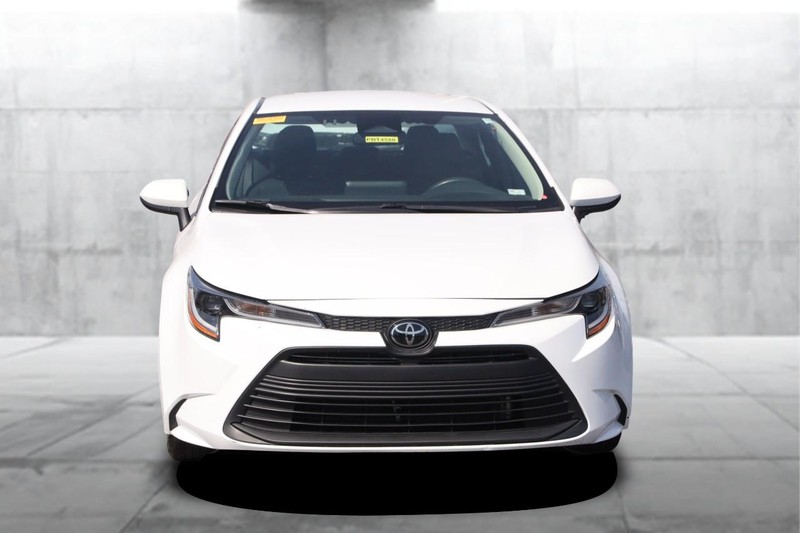 Toyota Corolla Vehicle Full-screen Gallery Image 4