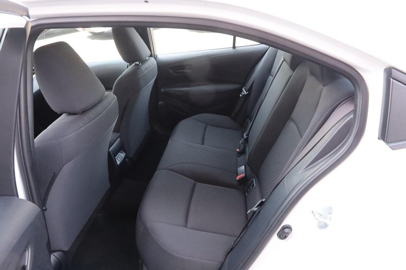 Toyota Corolla Vehicle Full-screen Gallery Image 9