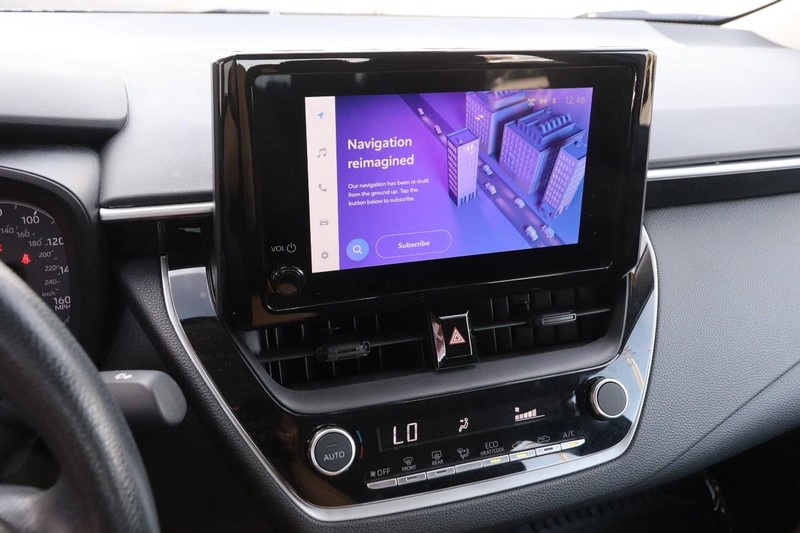 Toyota Corolla Vehicle Full-screen Gallery Image 14