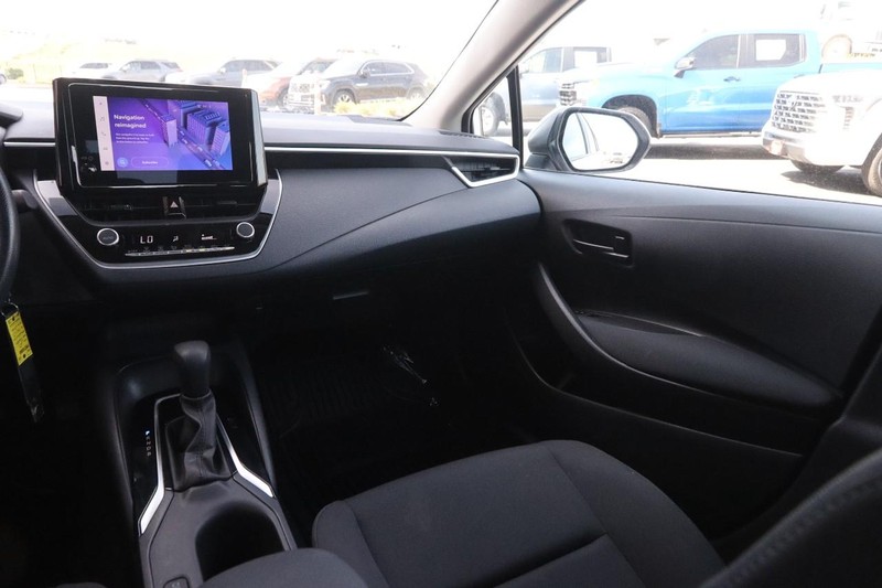 Toyota Corolla Vehicle Full-screen Gallery Image 22