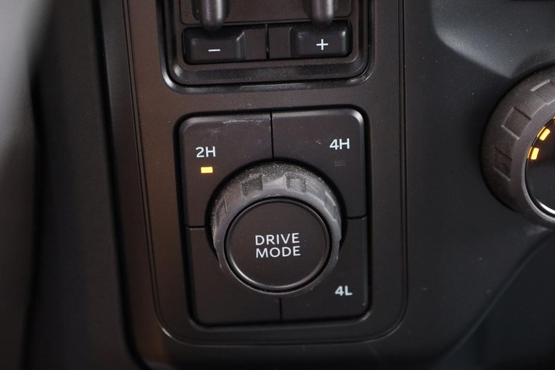 Ford Super Duty F-250 SRW Vehicle Full-screen Gallery Image 19