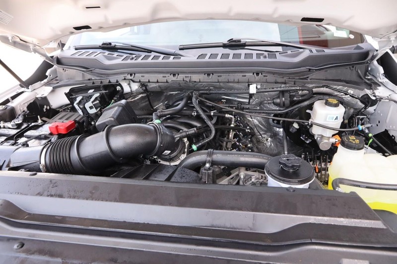 Ford Super Duty F-250 SRW Vehicle Full-screen Gallery Image 26