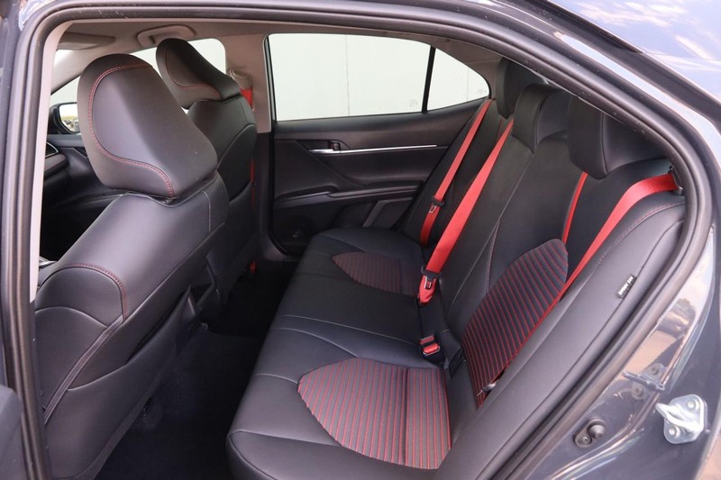 Toyota Camry Vehicle Image 09