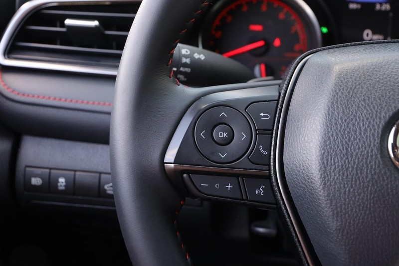 Toyota Camry Vehicle Image 11