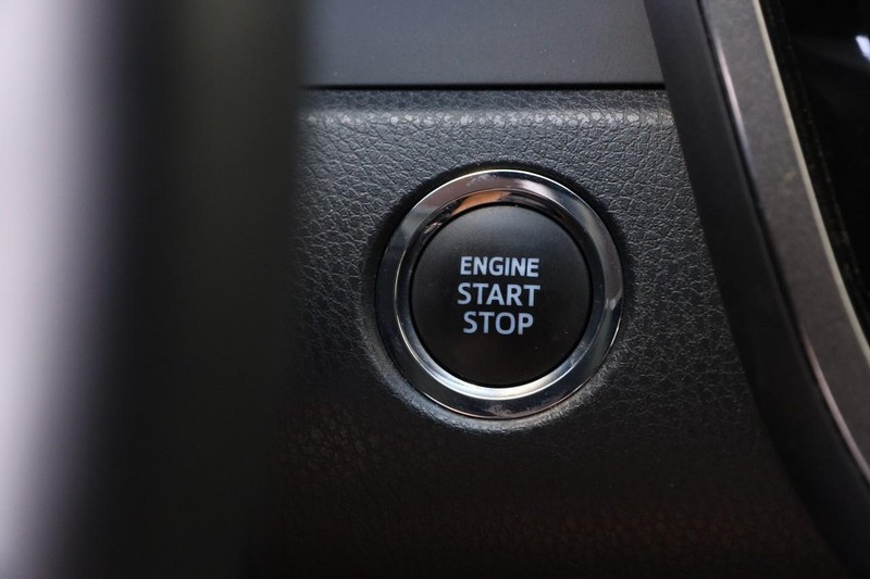 Toyota Camry Vehicle Image 14