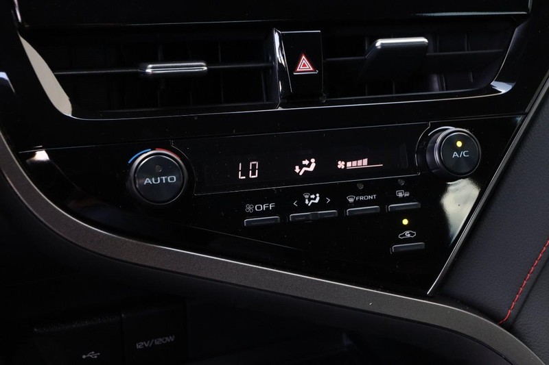 Toyota Camry Vehicle Image 17