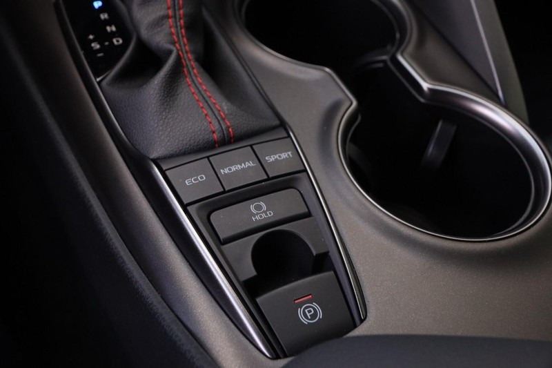 Toyota Camry Vehicle Image 18