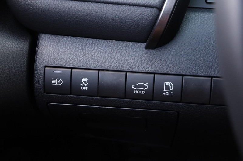 Toyota Camry Vehicle Image 19