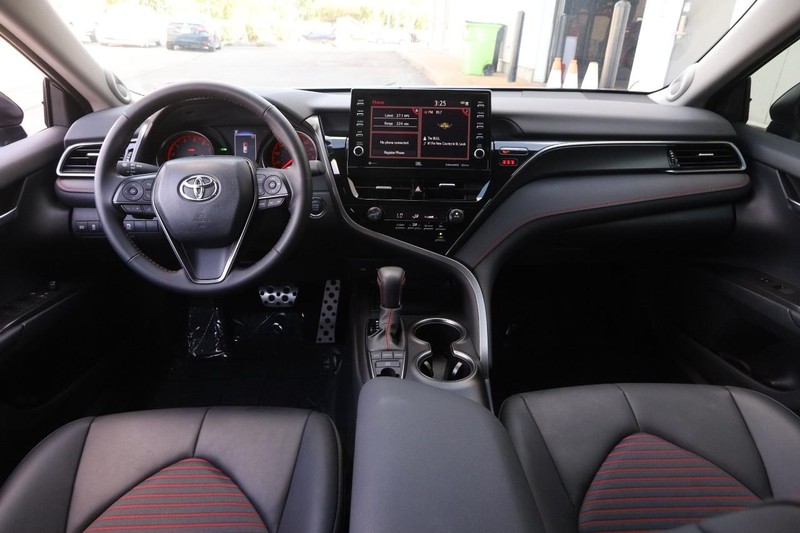 Toyota Camry Vehicle Image 20