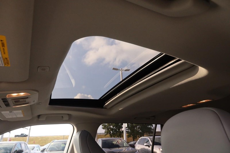 Toyota Highlander Vehicle Full-screen Gallery Image 9