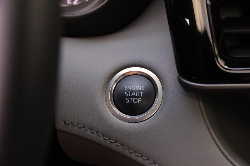 Toyota Highlander Vehicle Full-screen Gallery Image 17