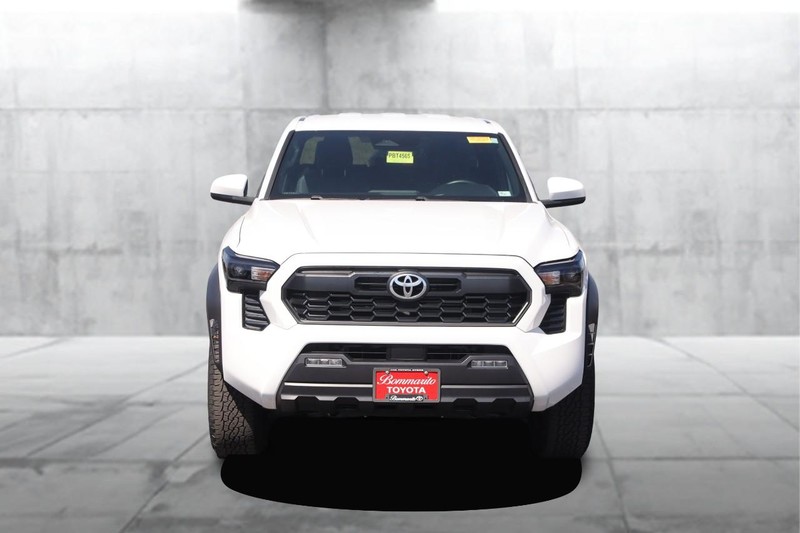 Toyota Tacoma 4WD Vehicle Image 04