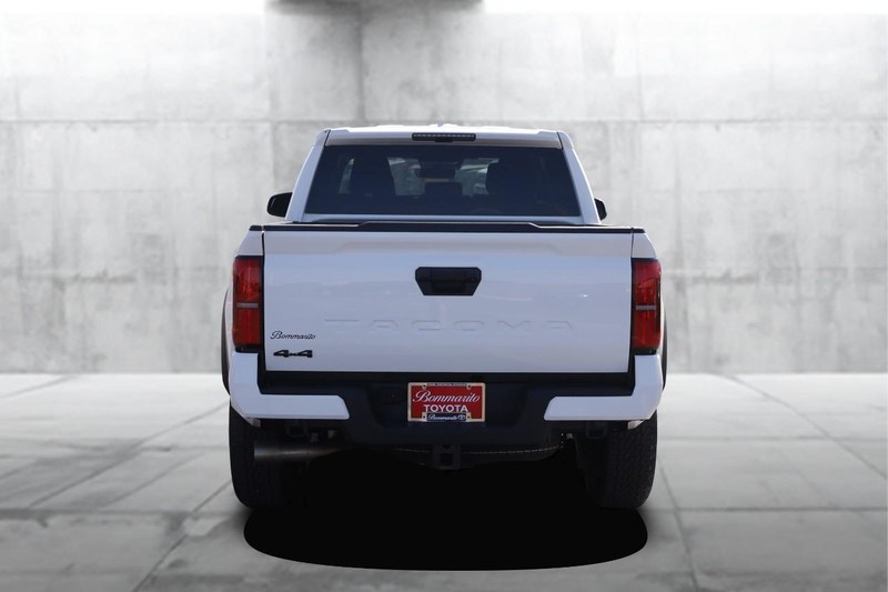 Toyota Tacoma 4WD Vehicle Image 06