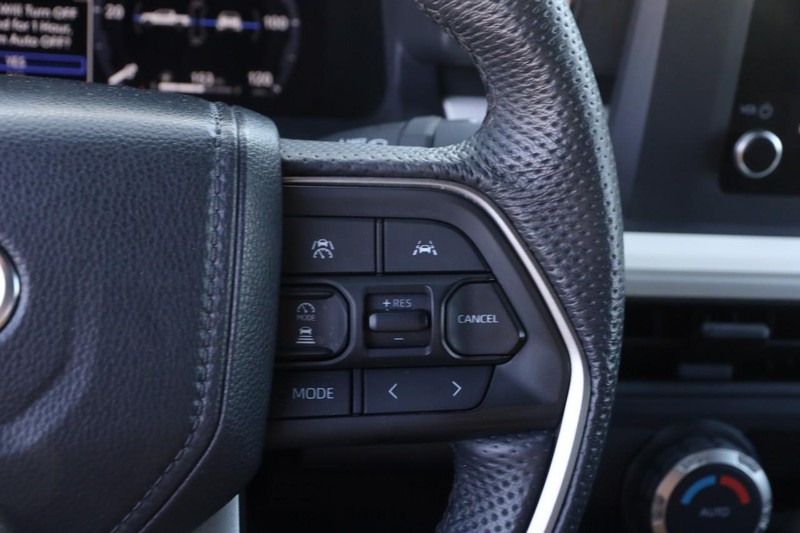 Toyota Tacoma 4WD Vehicle Image 12