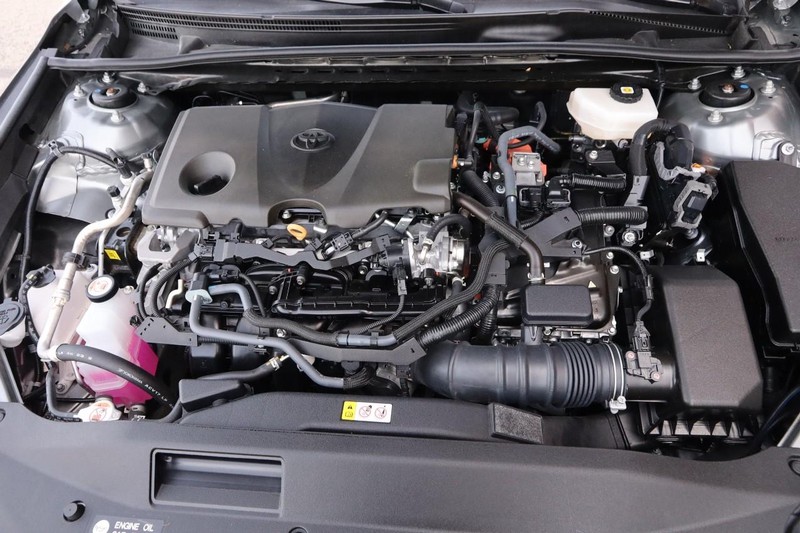 Toyota Camry Vehicle Full-screen Gallery Image 26