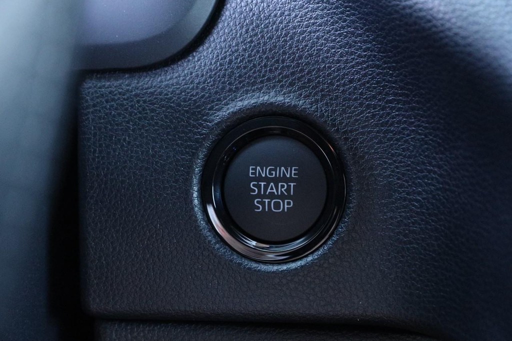 Toyota Tundra 4WD Vehicle Full-screen Gallery Image 14