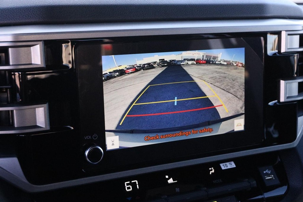 Toyota Tundra 4WD Vehicle Full-screen Gallery Image 16