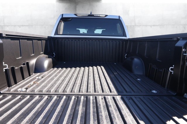 Toyota Tundra 4WD Vehicle Image 07