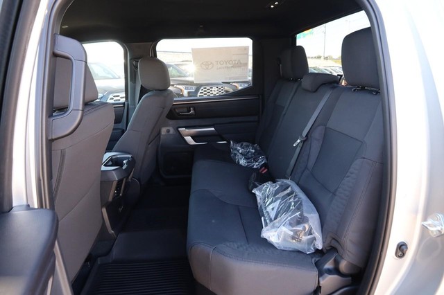 Toyota Tundra 4WD Vehicle Image 09