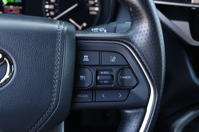 Toyota Tundra 4WD Vehicle Image 12