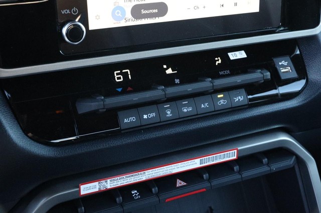 Toyota Tundra 4WD Vehicle Image 17