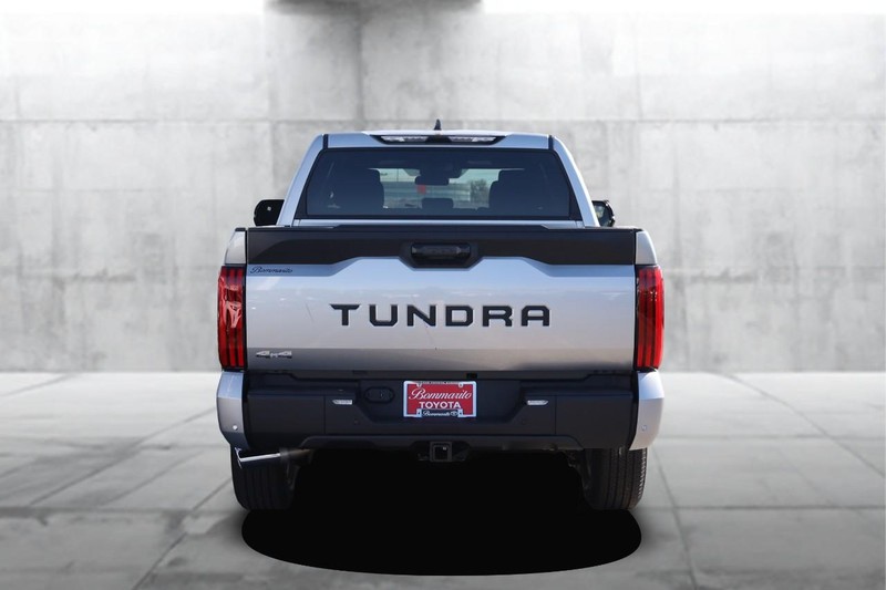 Toyota Tundra 4WD Vehicle Image 06