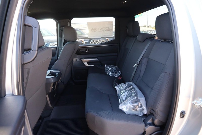 Toyota Tundra 4WD Vehicle Image 09