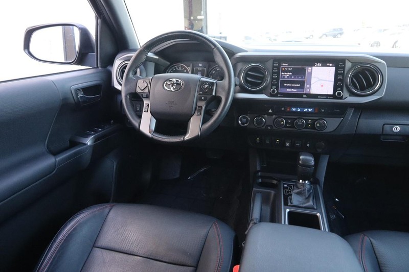 Toyota Tacoma 4WD Vehicle Full-screen Gallery Image 20