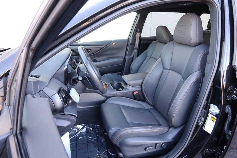 Subaru Outback Vehicle Full-screen Gallery Image 12