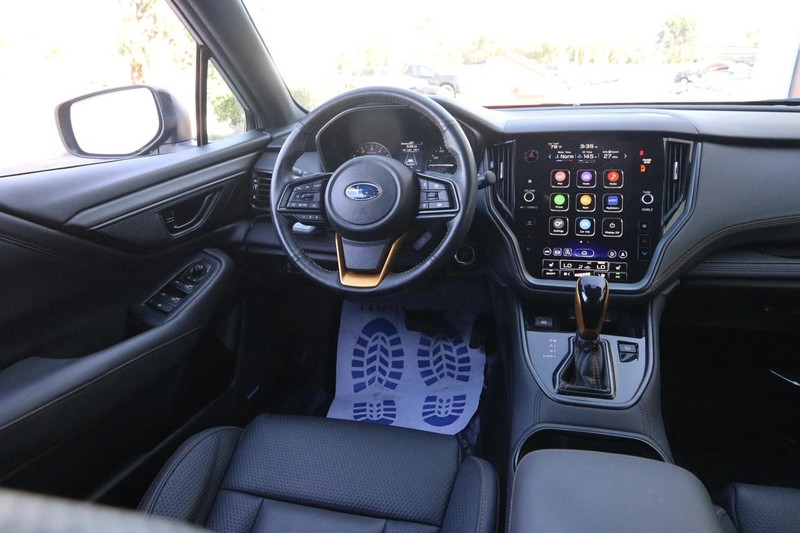 Subaru Outback Vehicle Full-screen Gallery Image 25