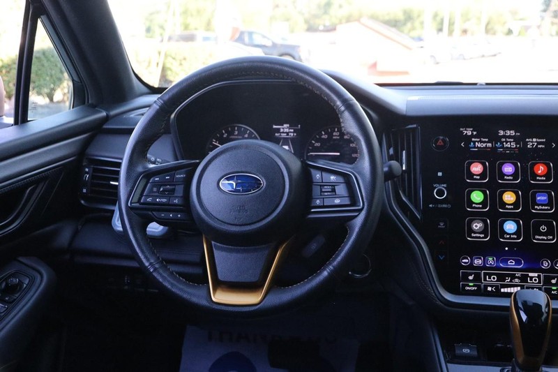 Subaru Outback Vehicle Full-screen Gallery Image 26