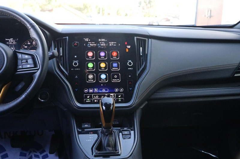 Subaru Outback Vehicle Full-screen Gallery Image 27