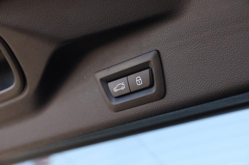 BMW X5 Vehicle Image 10