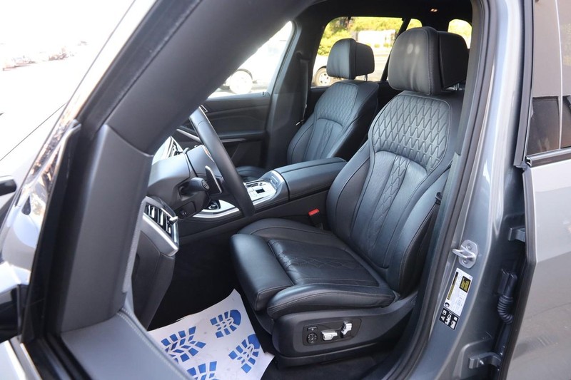 BMW X5 Vehicle Image 12