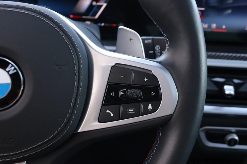 BMW X5 Vehicle Image 16