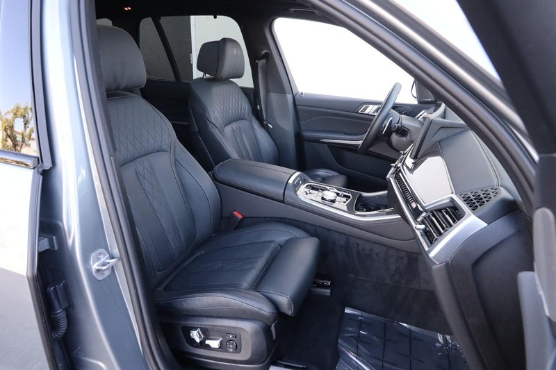 BMW X5 Vehicle Image 29