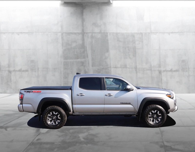 Toyota Tacoma 4WD Vehicle Image 05