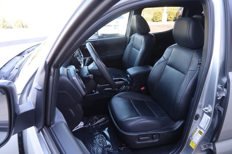 Toyota Tacoma 4WD Vehicle Image 08
