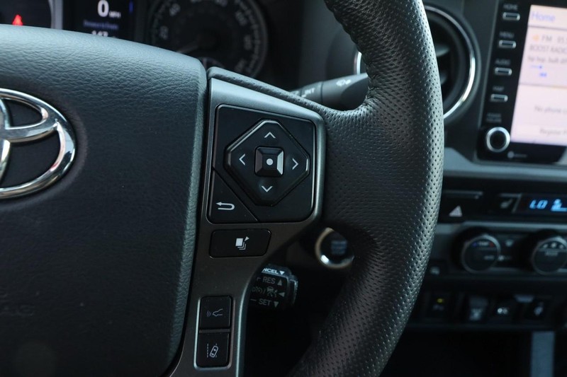 Toyota Tacoma 4WD Vehicle Image 12
