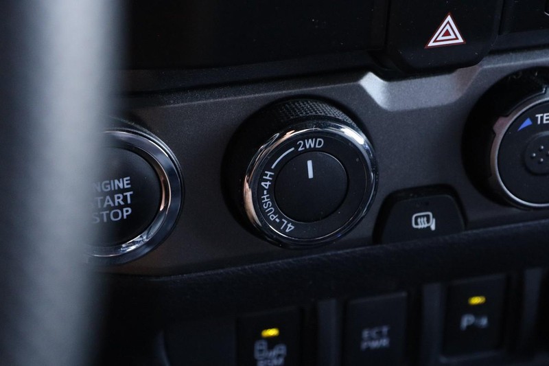 Toyota Tacoma 4WD Vehicle Image 18