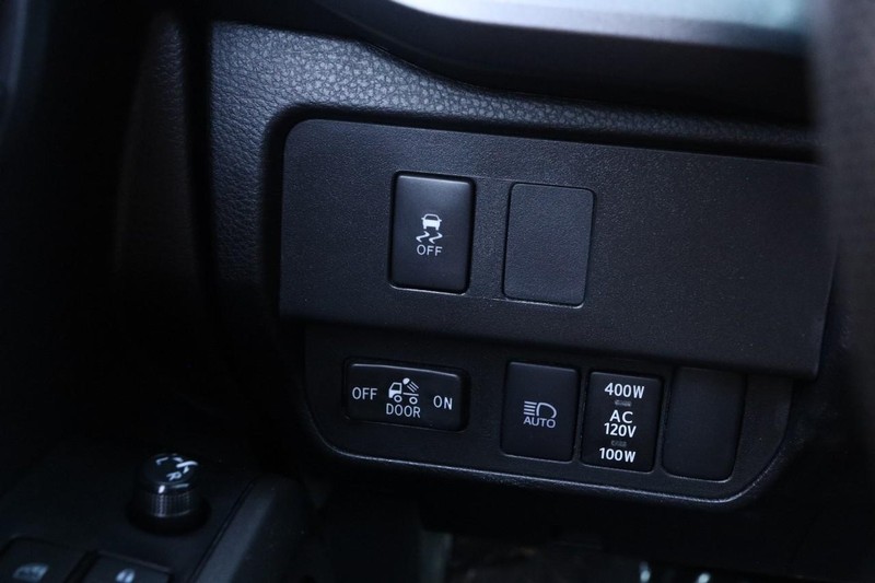 Toyota Tacoma 4WD Vehicle Image 19