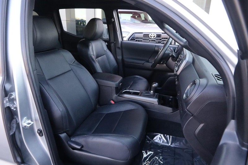 Toyota Tacoma 4WD Vehicle Image 25
